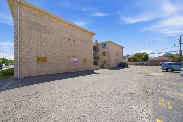 7204 W Cortland Street 205, Elmwood Park, IL 60707