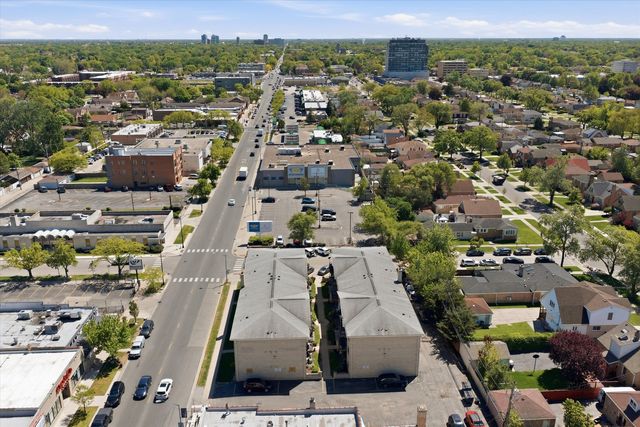 7204 W Cortland Street 205, Elmwood Park, IL 60707