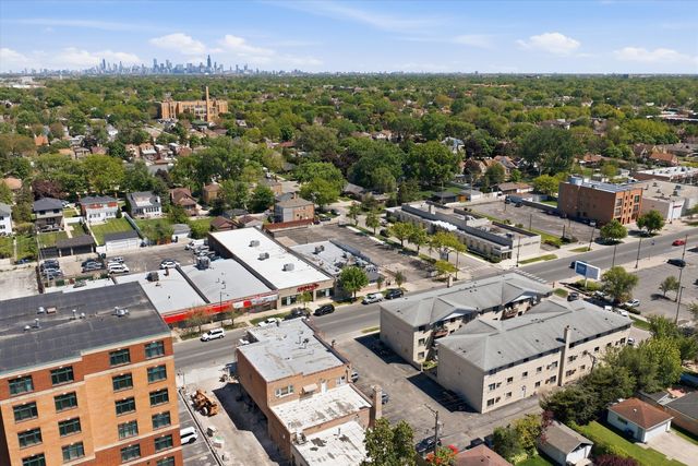 7204 W Cortland Street 205, Elmwood Park, IL 60707