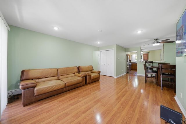 7204 W Cortland Street 205, Elmwood Park, IL 60707