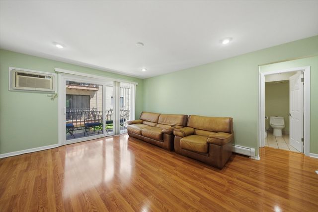 7204 W Cortland Street 205, Elmwood Park, IL 60707
