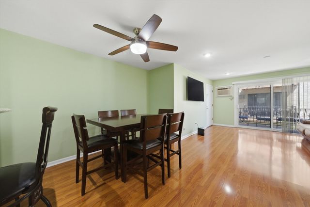 7204 W Cortland Street 205, Elmwood Park, IL 60707