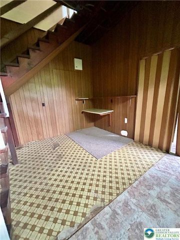 603 SHAWNEE, Roseto Boro, PA 18013