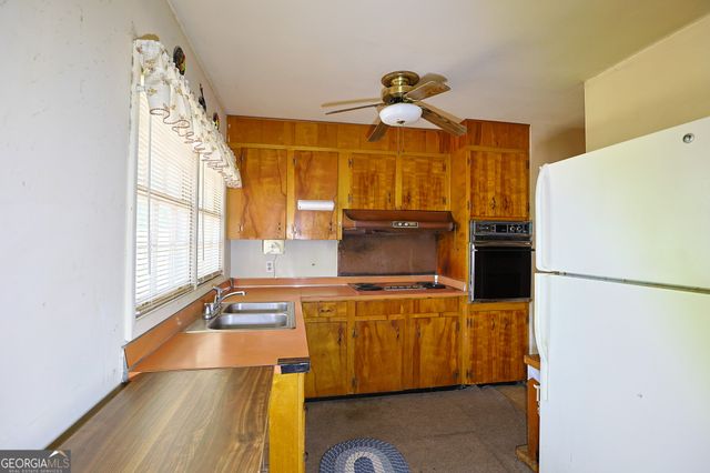 1550 Greenwich Pl, Macon, GA 31206
