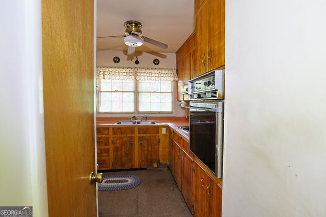 1550 Greenwich Pl, Macon, GA 31206