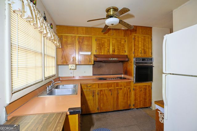 1550 Greenwich Pl, Macon, GA 31206