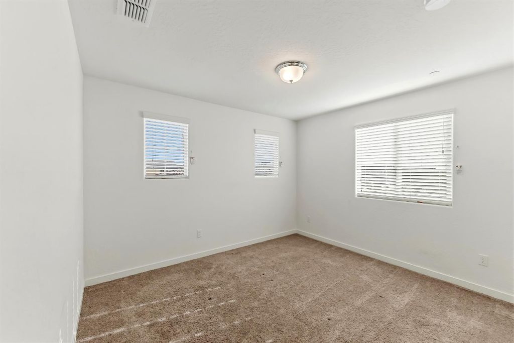 Image 13 of property listing at 6690 E Adena Avenue, Fresno, CA 93727