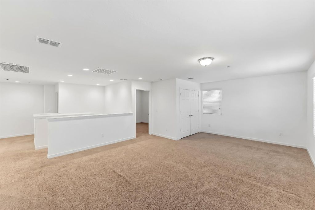 Image 17 of property listing at 6690 E Adena Avenue, Fresno, CA 93727