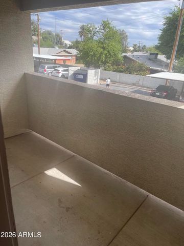 3301 E Earll Drive 219, Phoenix, AZ 85018
