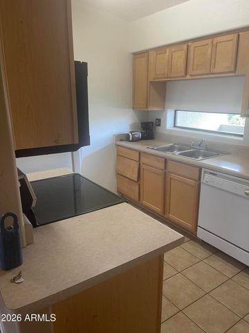 3301 E Earll Drive 219, Phoenix, AZ 85018