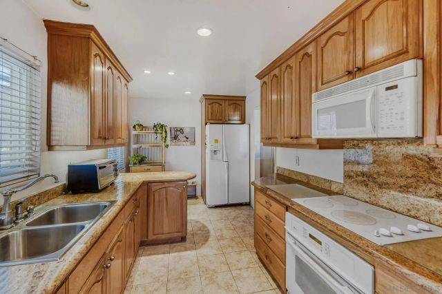 8376 MONO LAKE DR, San Diego, CA 92119