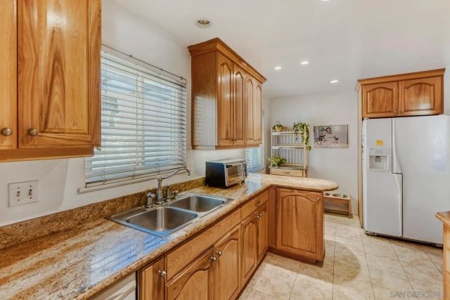 8376 MONO LAKE DR, San Diego, CA 92119