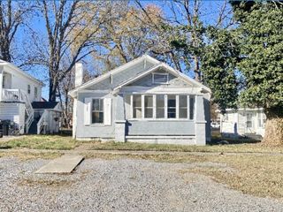 205 E Lauderdale St, Tullahoma, TN 37388