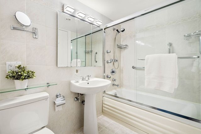 45 Longwood Ave 801, Brookline, MA 02446