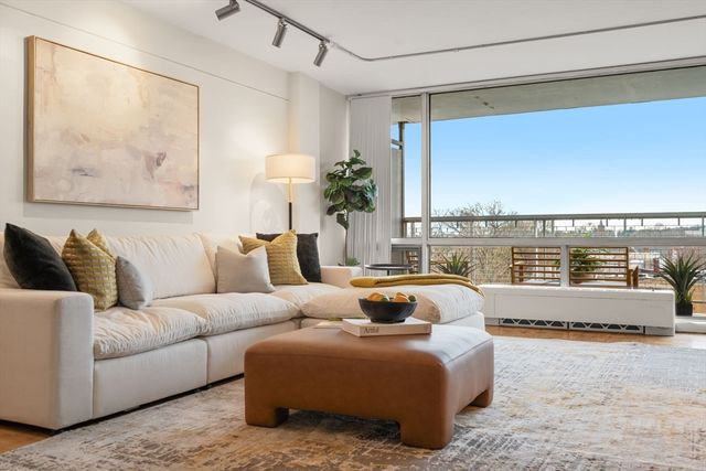 45 Longwood Ave 801, Brookline, MA 02446