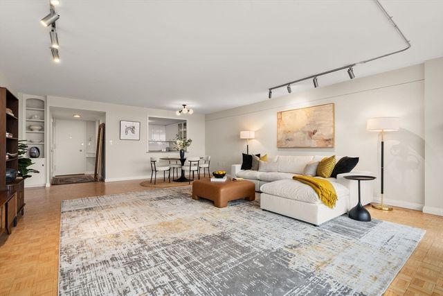 45 Longwood Ave 801, Brookline, MA 02446