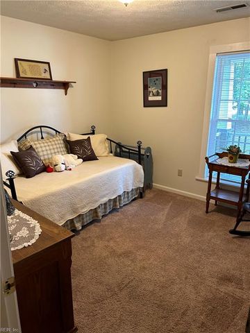 111 Faulkner RD, Yorktown, VA 23692
