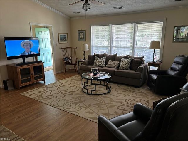 111 Faulkner RD, Yorktown, VA 23692