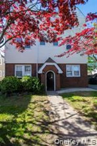 840 Seaman Avenue E 2E, Baldwin, NY 11510