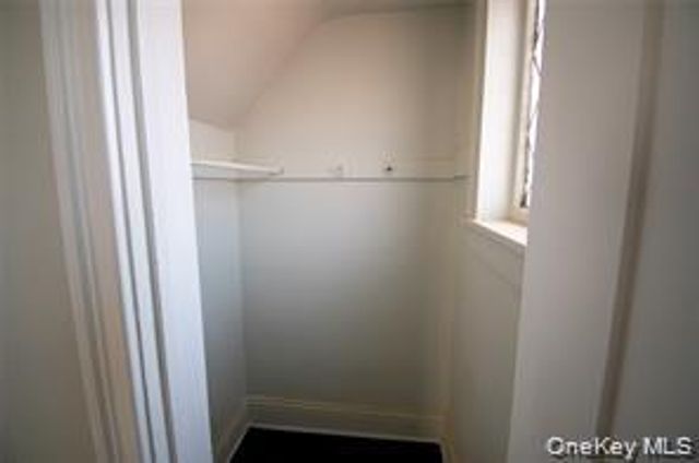 840 Seaman Avenue E 2E, Baldwin, NY 11510