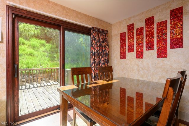 8365 Crinkleroot Clearing, Brecksville, OH 44141