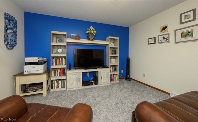 8365 Crinkleroot Clearing, Brecksville, OH 44141