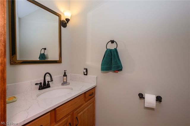 8365 Crinkleroot Clearing, Brecksville, OH 44141