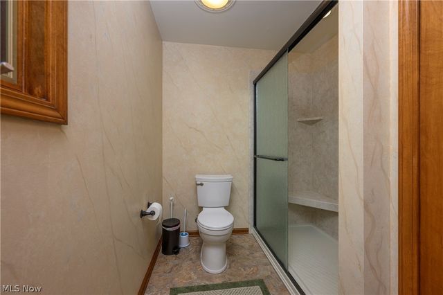 8365 Crinkleroot Clearing, Brecksville, OH 44141