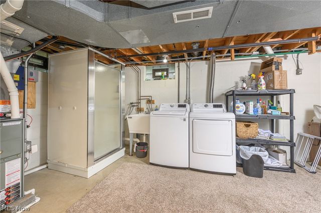 8365 Crinkleroot Clearing, Brecksville, OH 44141