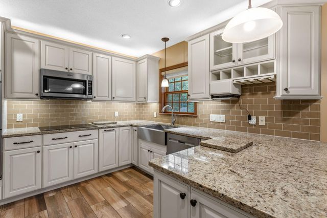 2 Robin Road, Sandwich, MA 02563