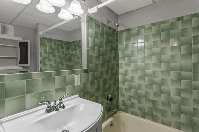 2 Robin Road, Sandwich, MA 02563