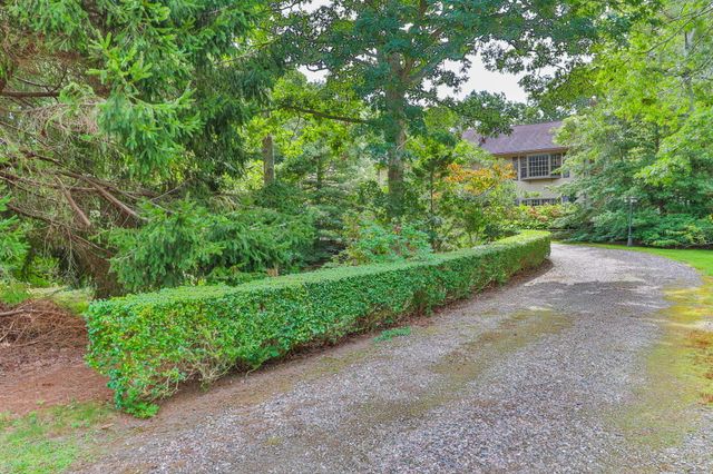 2 Robin Road, Sandwich, MA 02563
