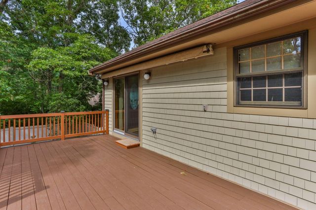 2 Robin Road, Sandwich, MA 02563