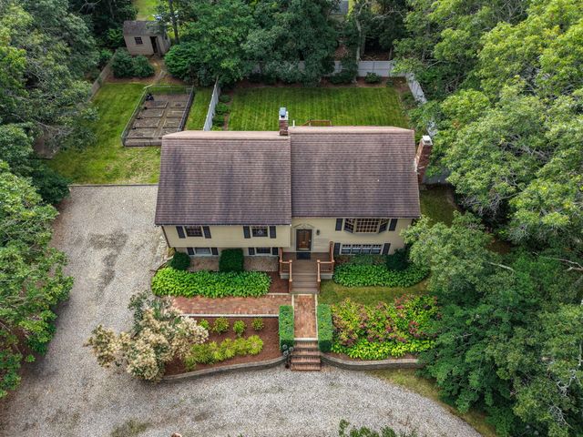 2 Robin Road, Sandwich, MA 02563