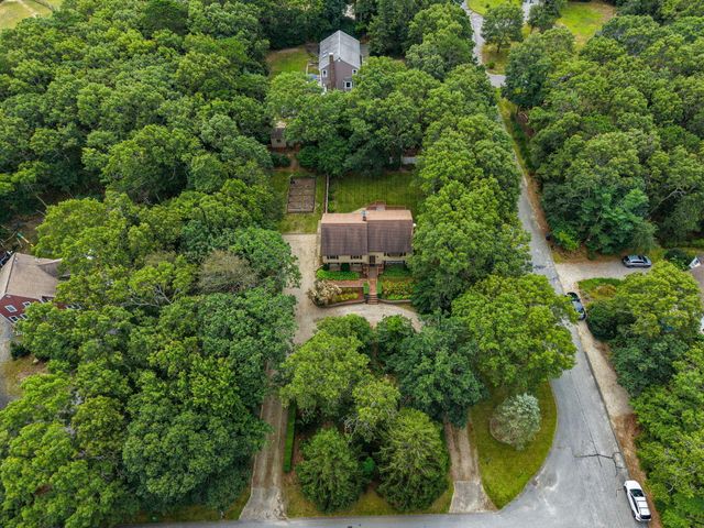 2 Robin Road, Sandwich, MA 02563