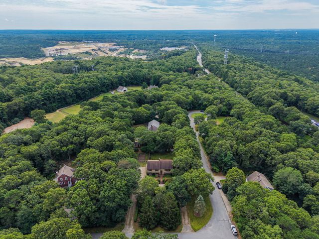 2 Robin Road, Sandwich, MA 02563