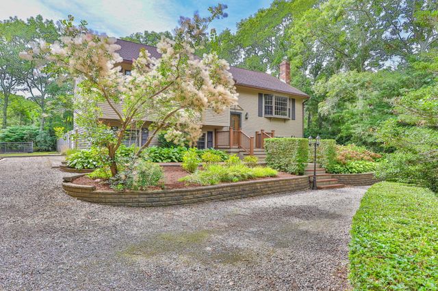 2 Robin Road, Sandwich, MA 02563
