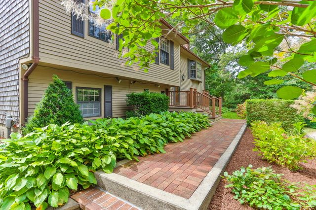 2 Robin Road, Sandwich, MA 02563