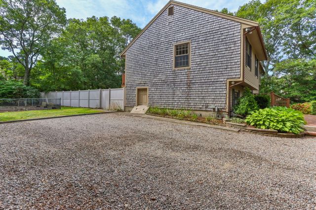 2 Robin Road, Sandwich, MA 02563
