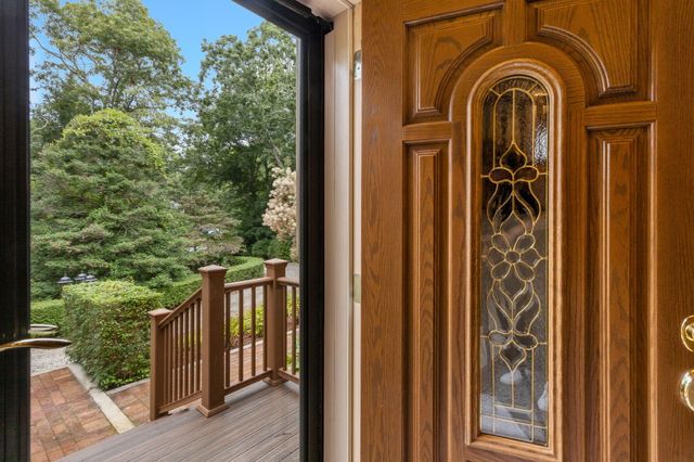 2 Robin Road, Sandwich, MA 02563