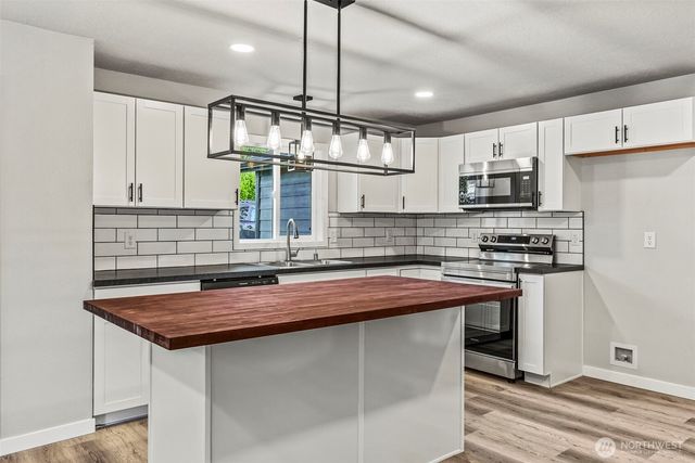 235 Holcomb Spur Road, Kelso, WA 98626