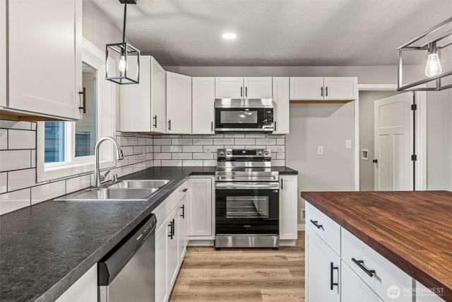 235 Holcomb Spur Road, Kelso, WA 98626