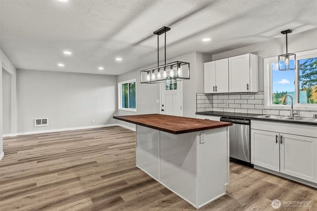 235 Holcomb Spur Road, Kelso, WA 98626