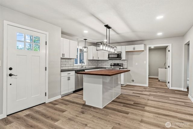 235 Holcomb Spur Road, Kelso, WA 98626