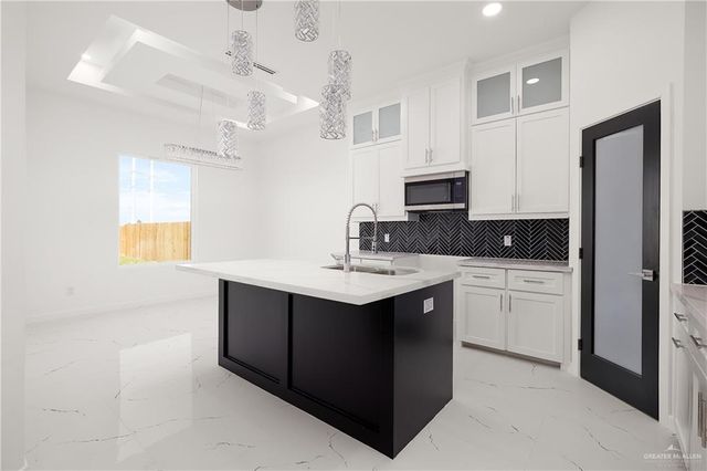 801 E Sadie Street, Edinburg, TX 78541