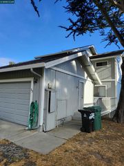 23 Dove Ln, Richmond, CA 94803