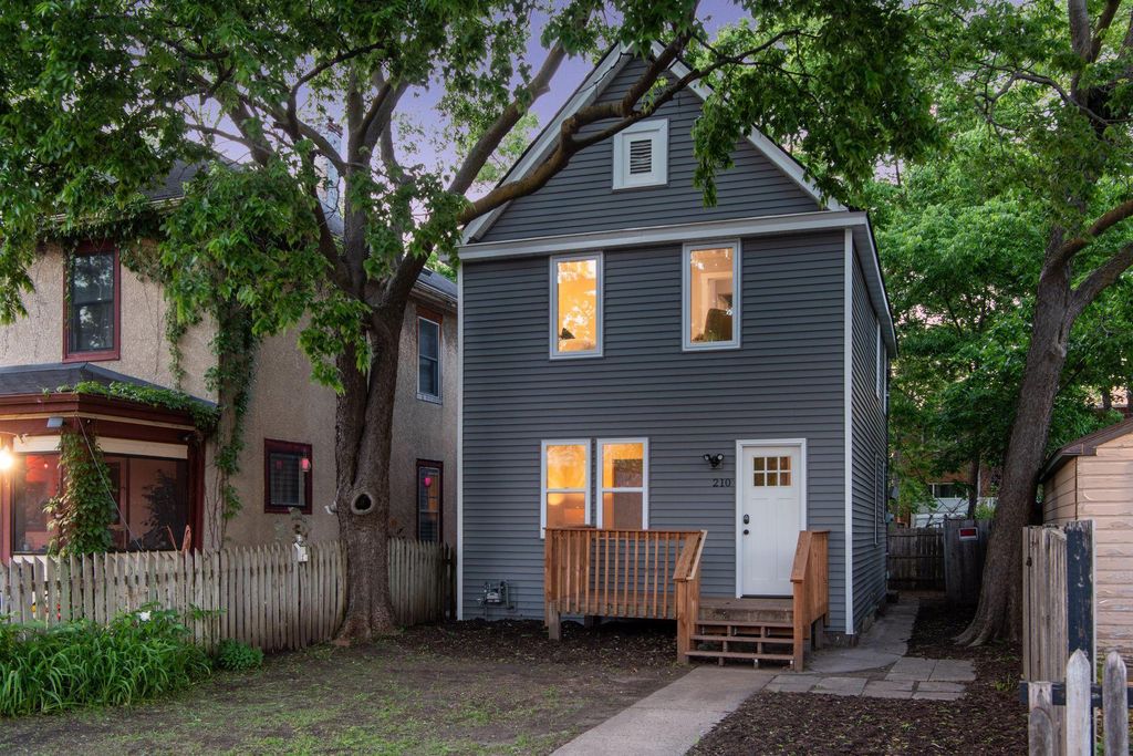 210 W 29th Street, Minneapolis, MN 55408