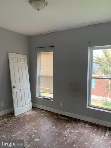 2752 W MOSHER ST, Baltimore, MD 21216
