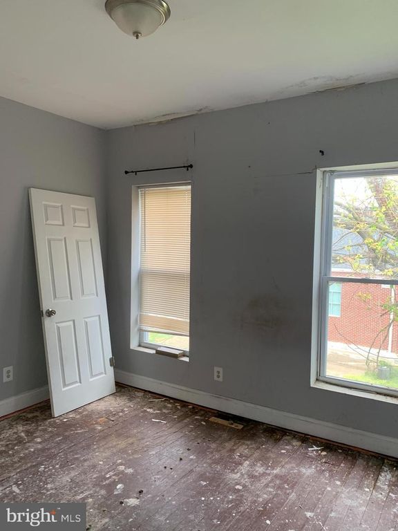 Image 13 of property listing at 2752 W MOSHER ST, Baltimore, MD 21216