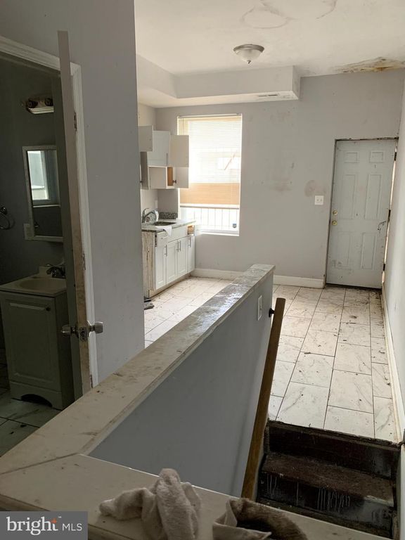 Image 3 of property listing at 2752 W MOSHER ST, Baltimore, MD 21216